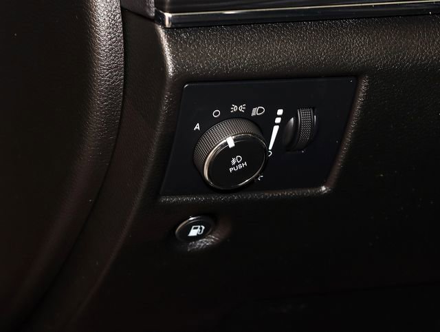 Used 2021 Jeep Grand Cherokee Limited image 26