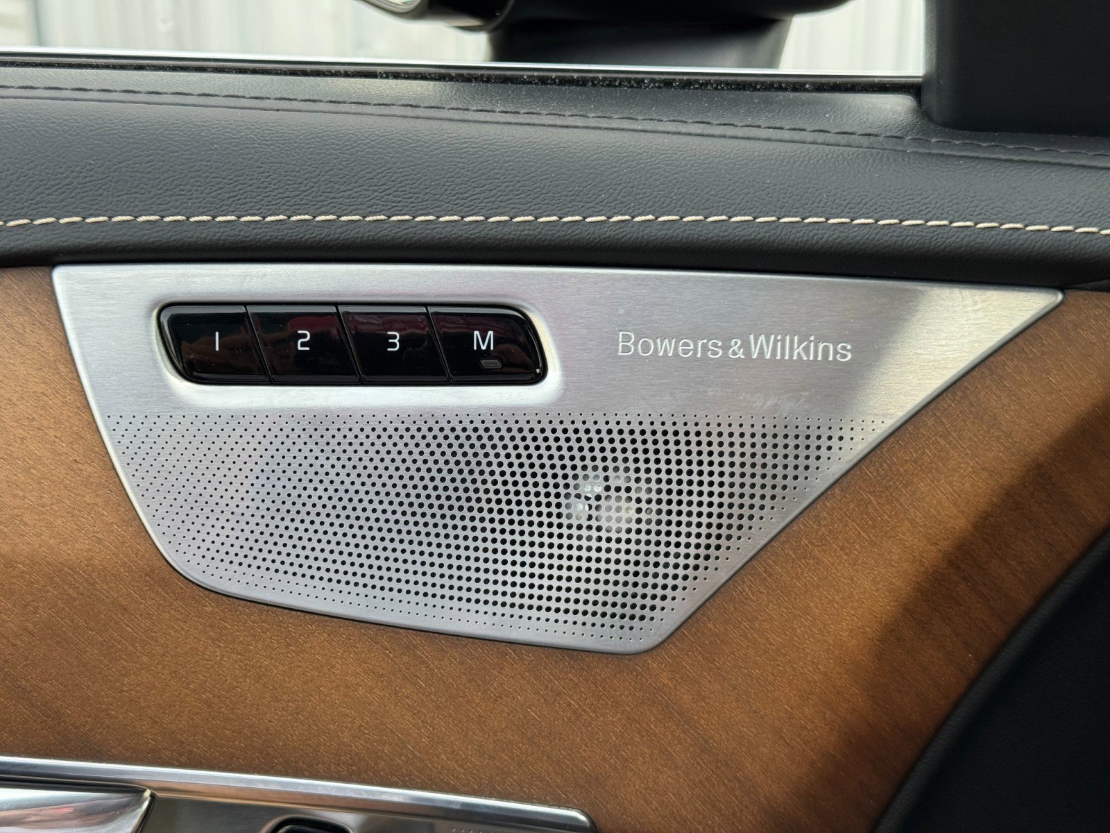 Used 2017 Volvo XC90 T8 Inscription w/ Vision Package image 17