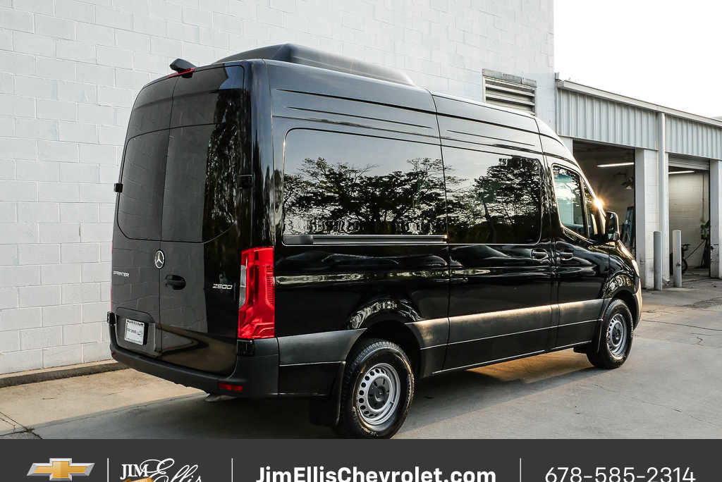Used 2024 Mercedes-Benz Sprinter 2500 image 3
