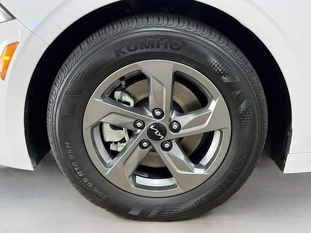 Used 2022 Kia K5 LXS image 28