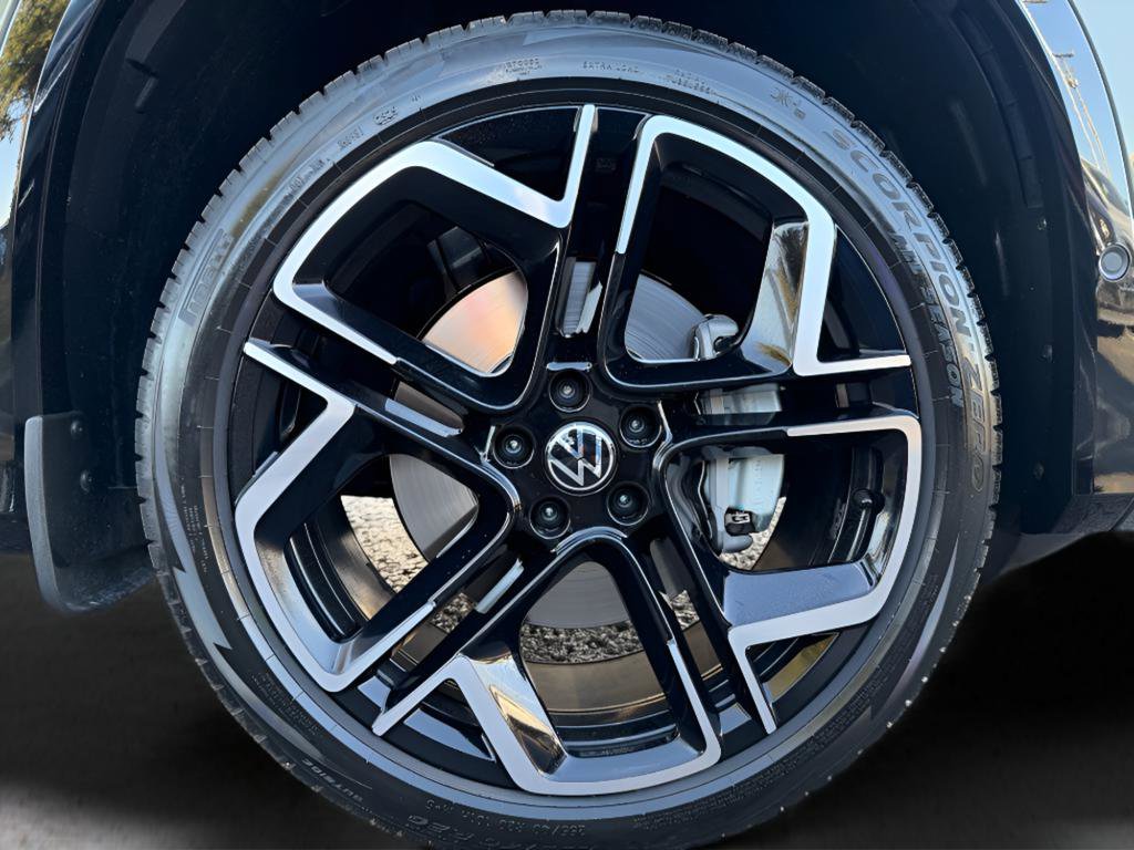 Used 2026 Volkswagen Tiguan SEL R-Line image 37