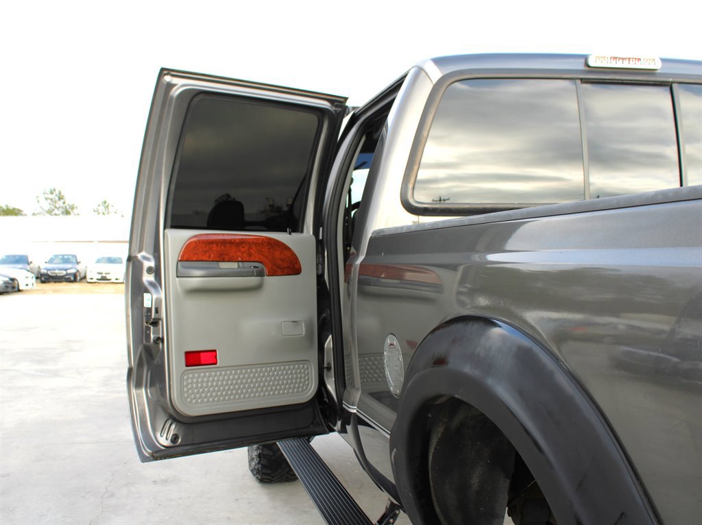 Used 2003 Ford F250 Lariat image 34
