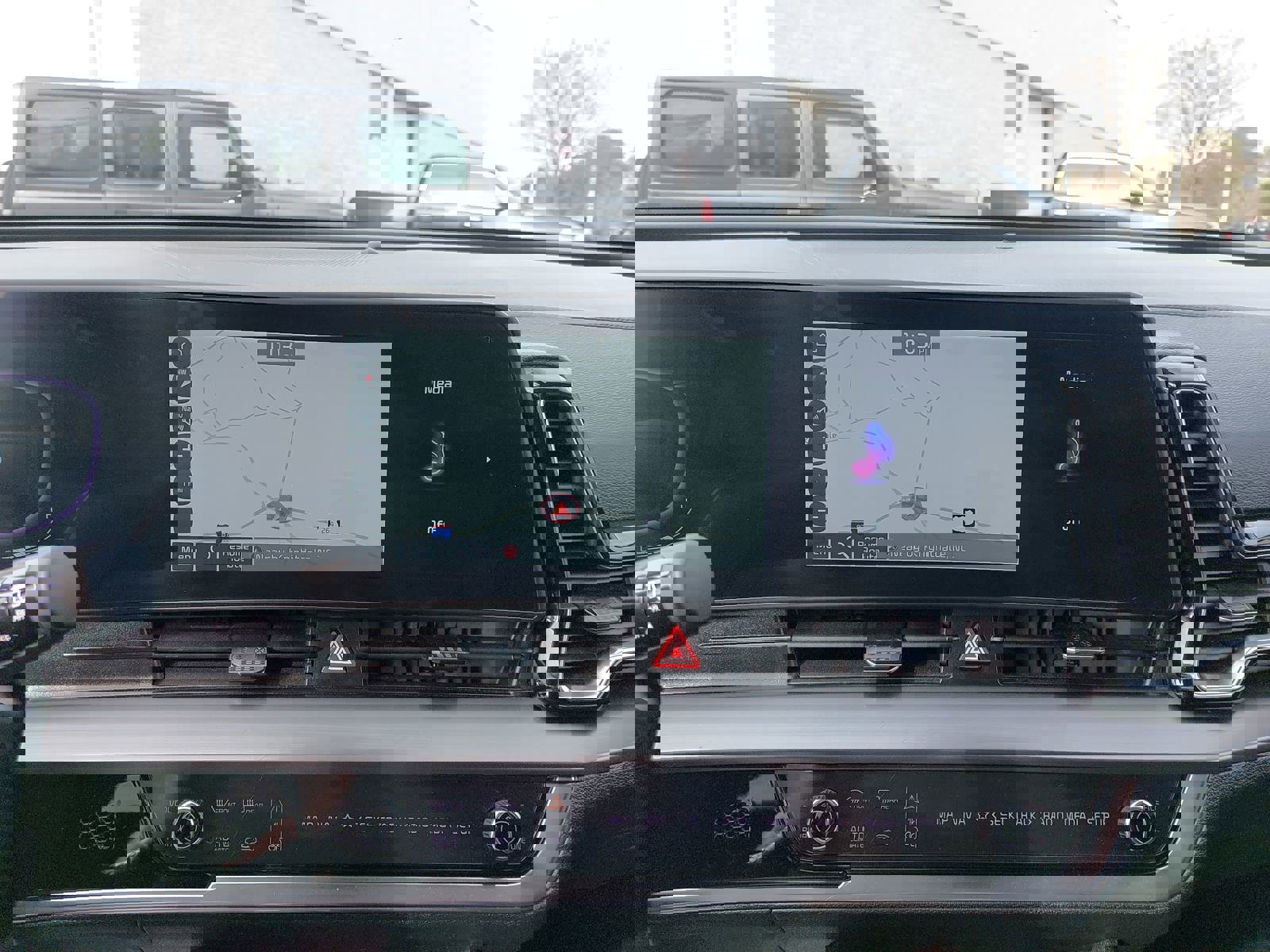 Used 2023 Kia Sportage EX image 23