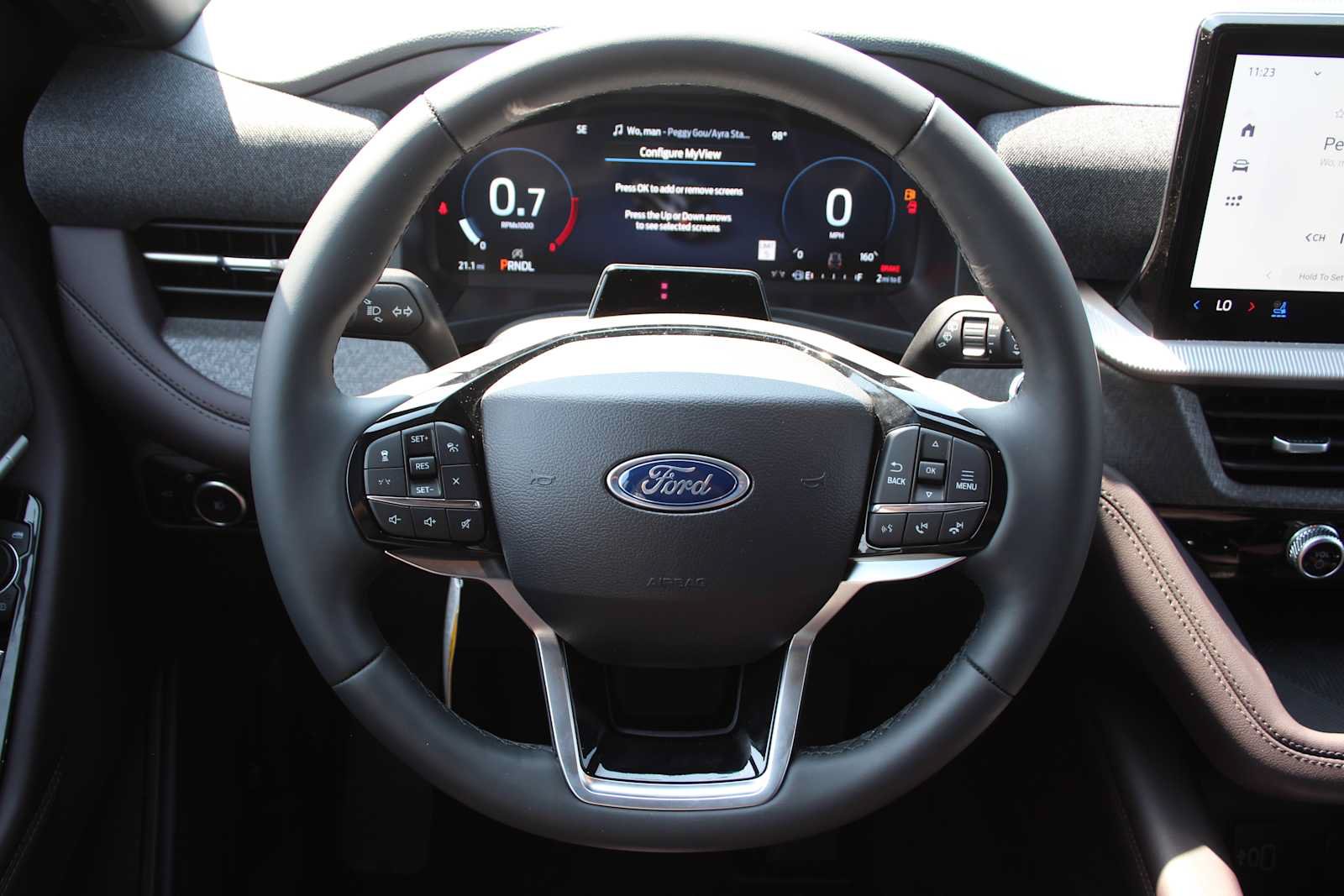 New 2026 Ford Explorer Platinum w/ LUX Leather Package AWD/4WD image 39