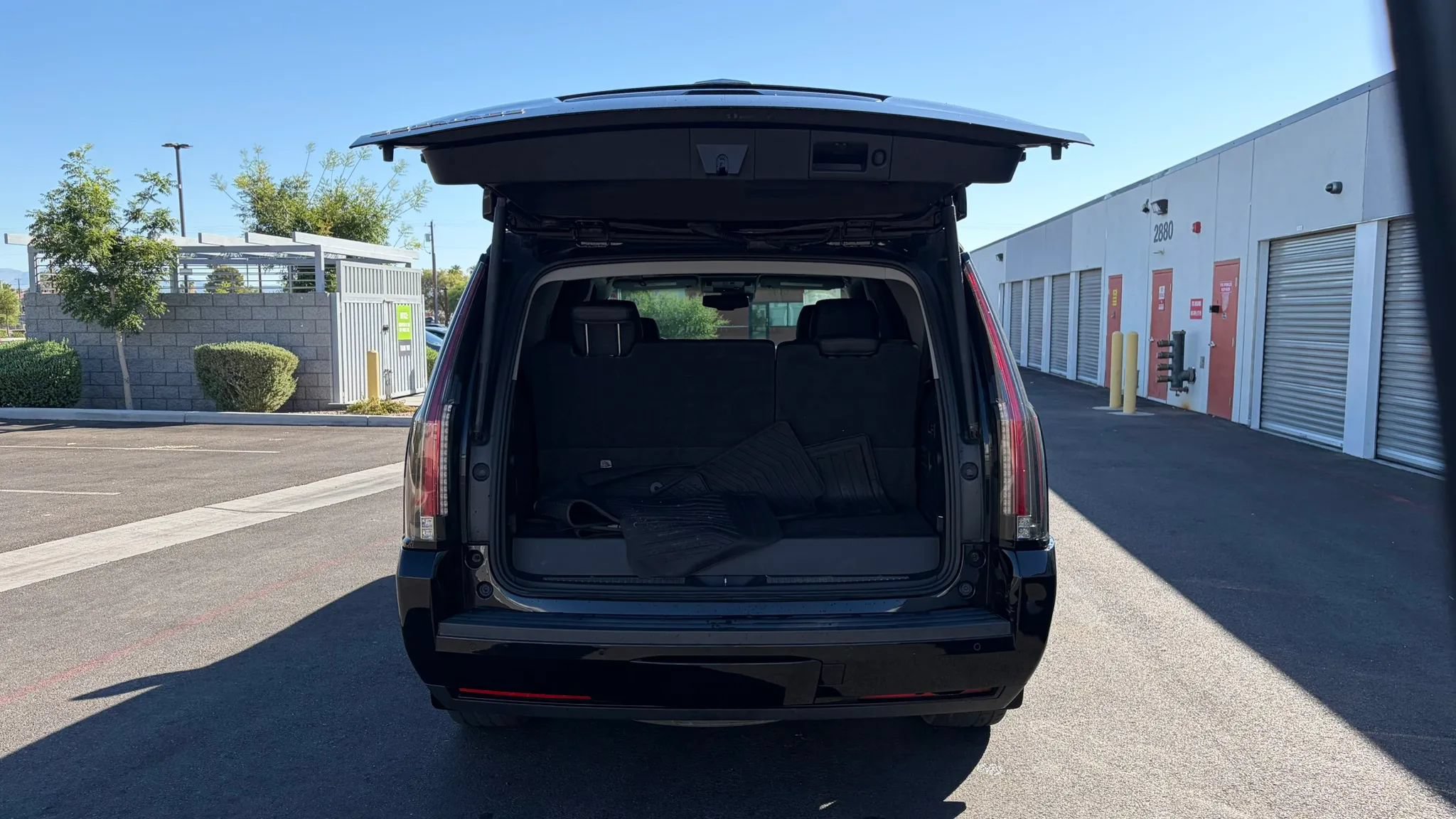 Used 2016 Cadillac Escalade Premium AWD/4WD image 13
