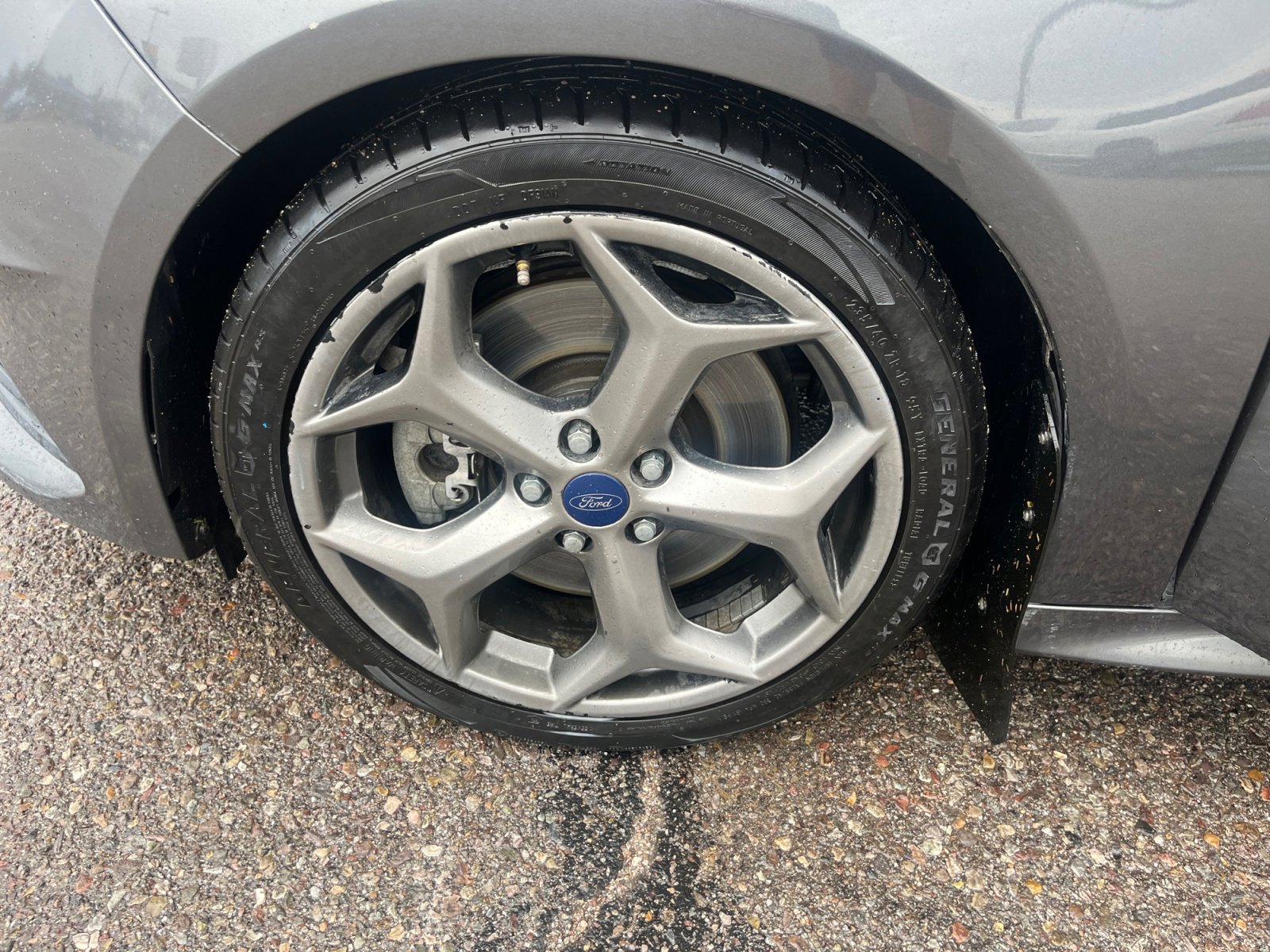 Used 2017 Ford Focus ST image 25