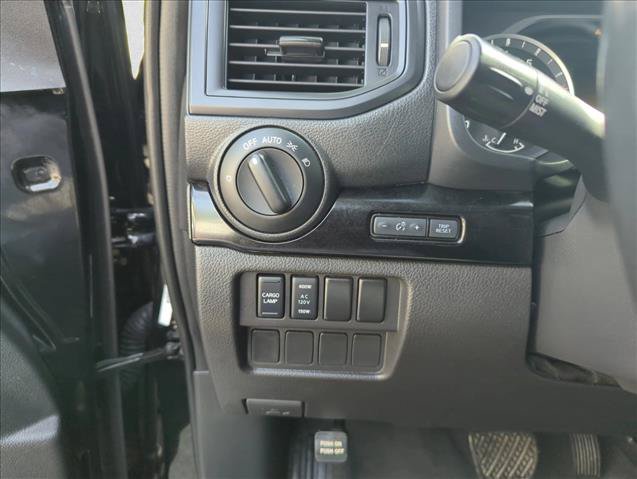 Used 2024 Nissan Titan SV w/ SV Convenience Package RWD image 14
