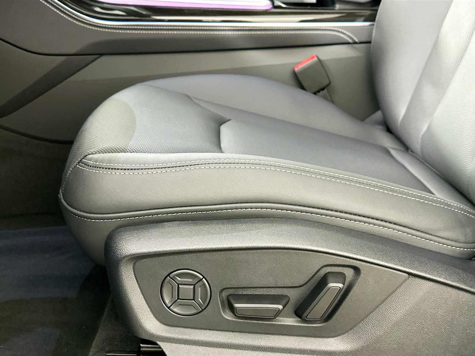 New 2025 Audi Q8 Premium Plus image 18