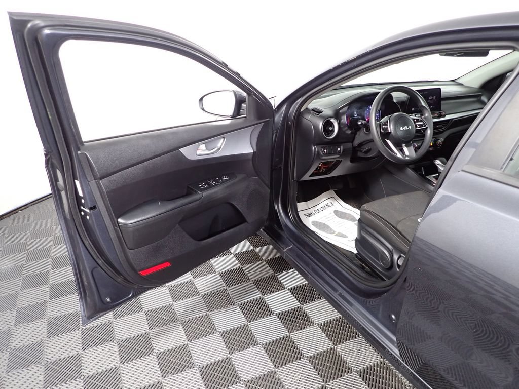 Used 2023 Kia Forte LXS FWD image 17