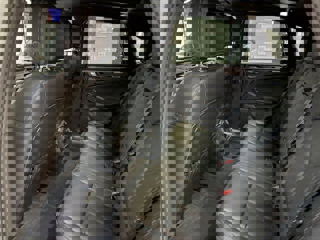 Used 2025 Porsche Macan image 18