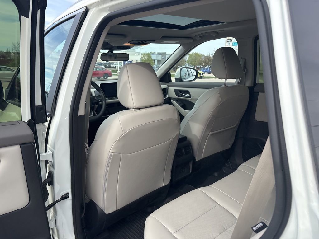 Used 2023 Nissan Rogue SV w/ SV Premium B Package AWD/4WD image 38