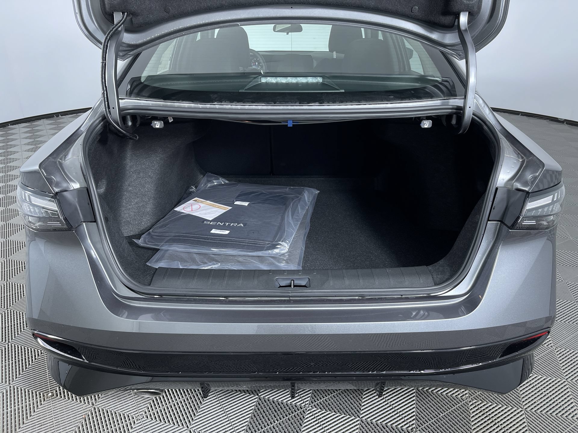 New 2027 Nissan Sentra SR w/ SR All Weather Package FWD image 24