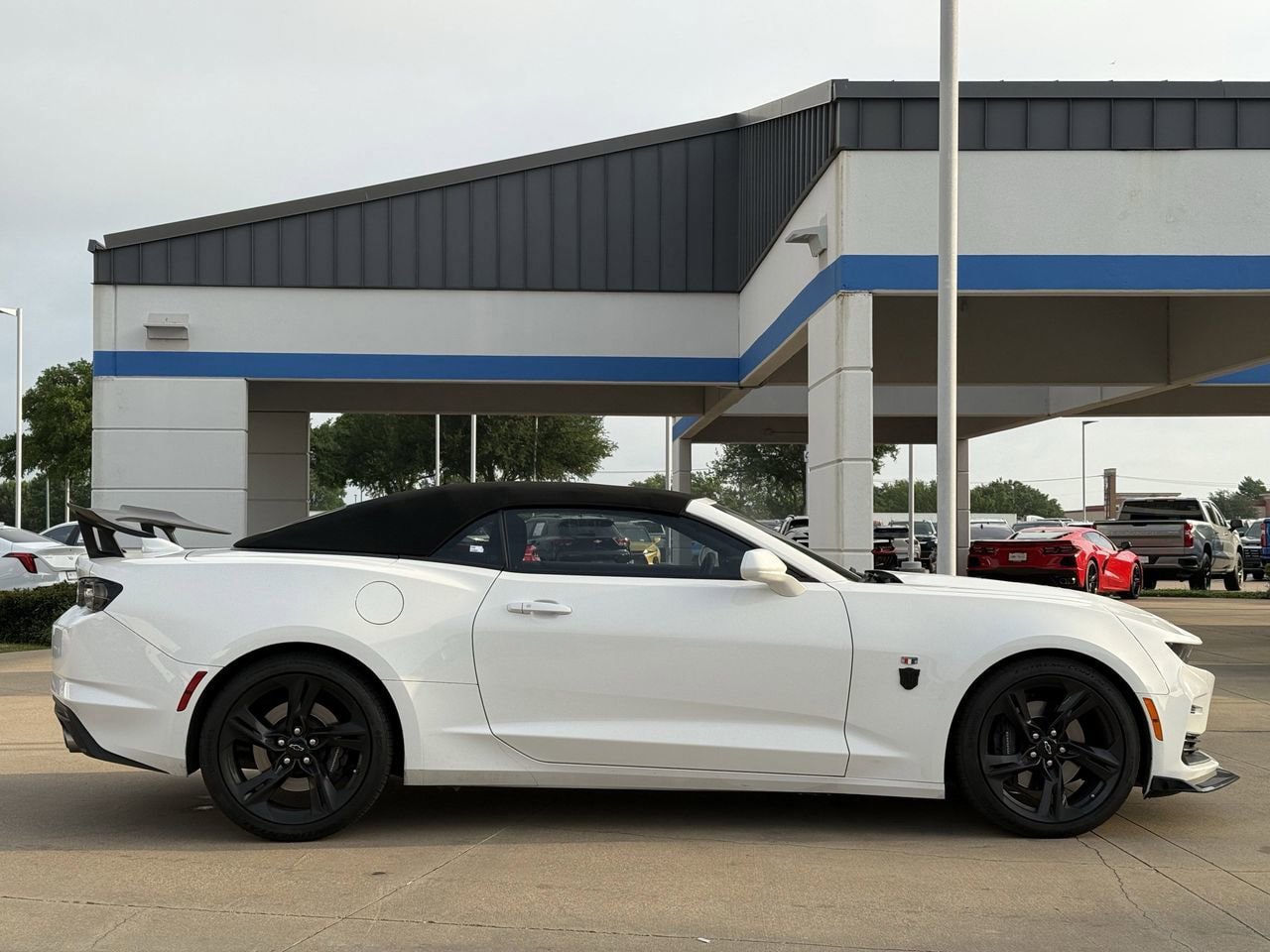 Used 2023 Chevrolet Camaro SS RWD image 3