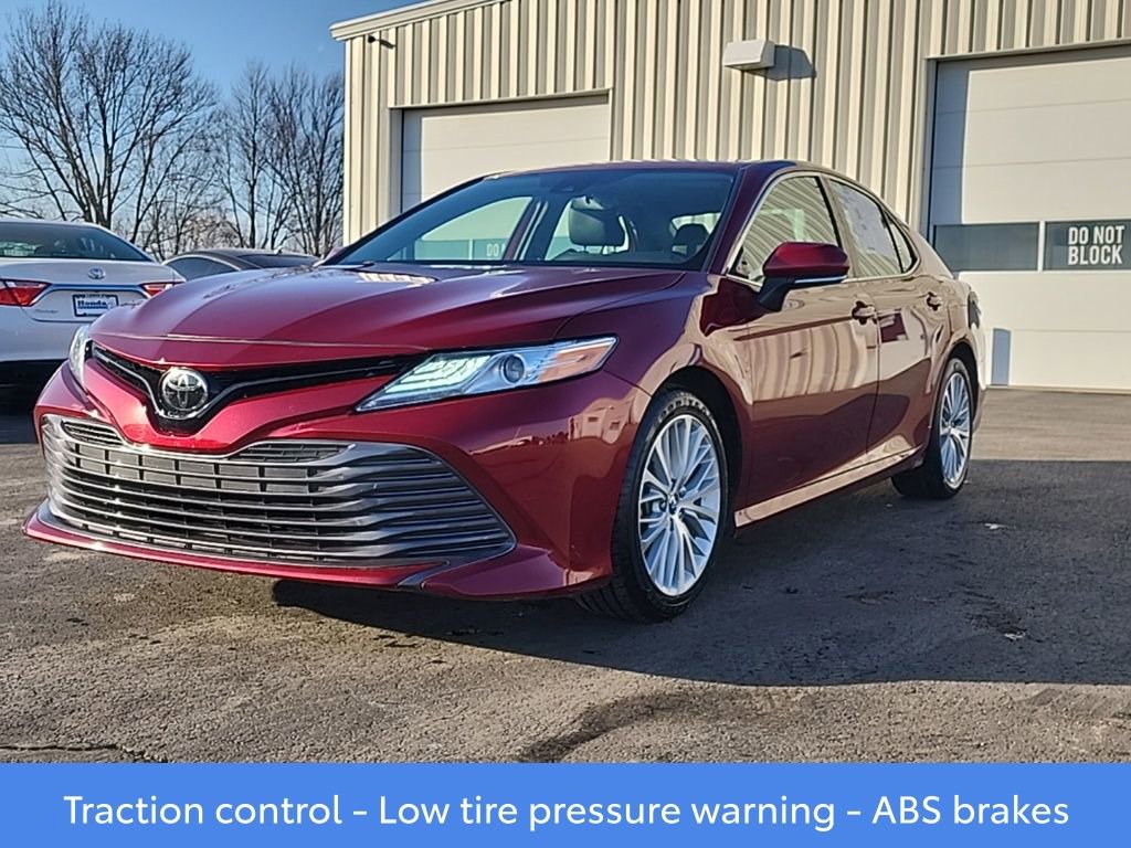 Used 2019 Toyota Camry XLE image 3