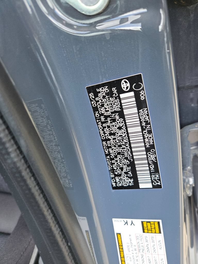 Used 2025 Toyota Prius LE FWD image 32