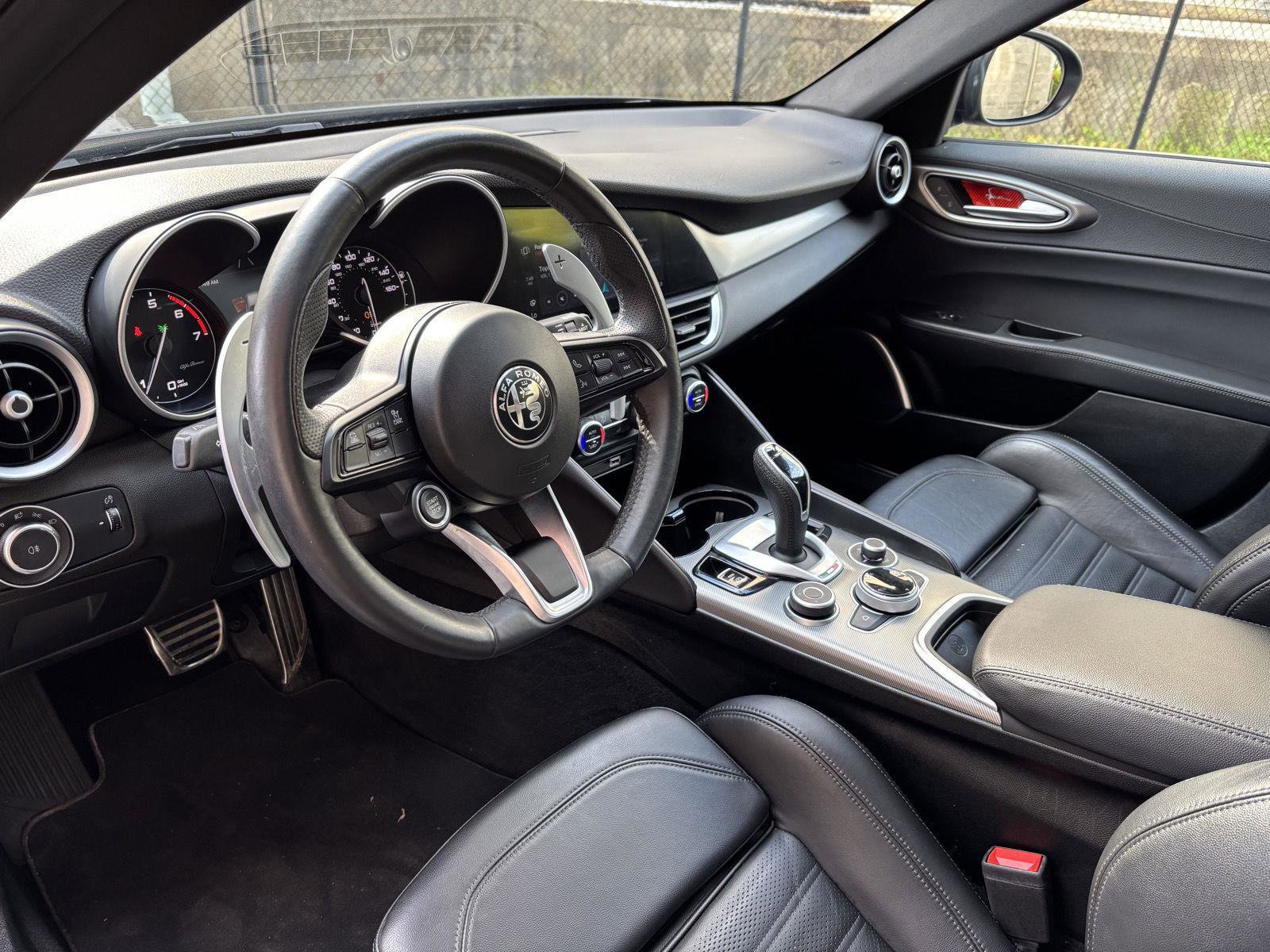 Used 2023 Alfa Romeo Giulia Veloce AWD/4WD image 8