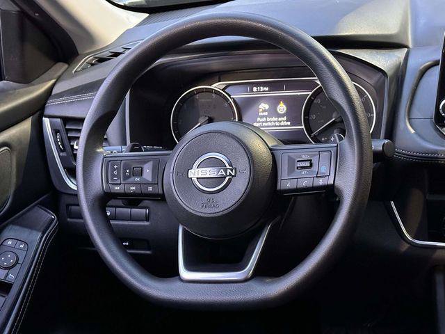Used 2024 Nissan Rogue SV AWD/4WD image 16