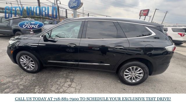 Used 2024 Buick Enclave Premium image 2