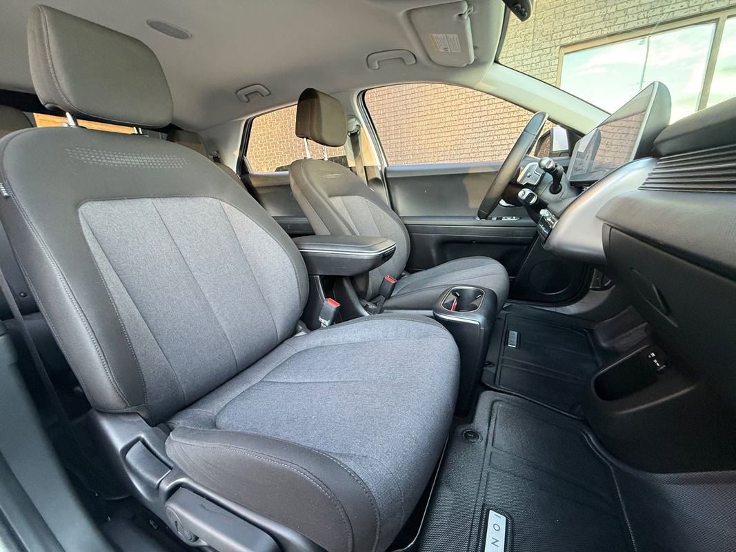 Used 2024 Hyundai Ioniq 5 SEL AWD/4WD image 5