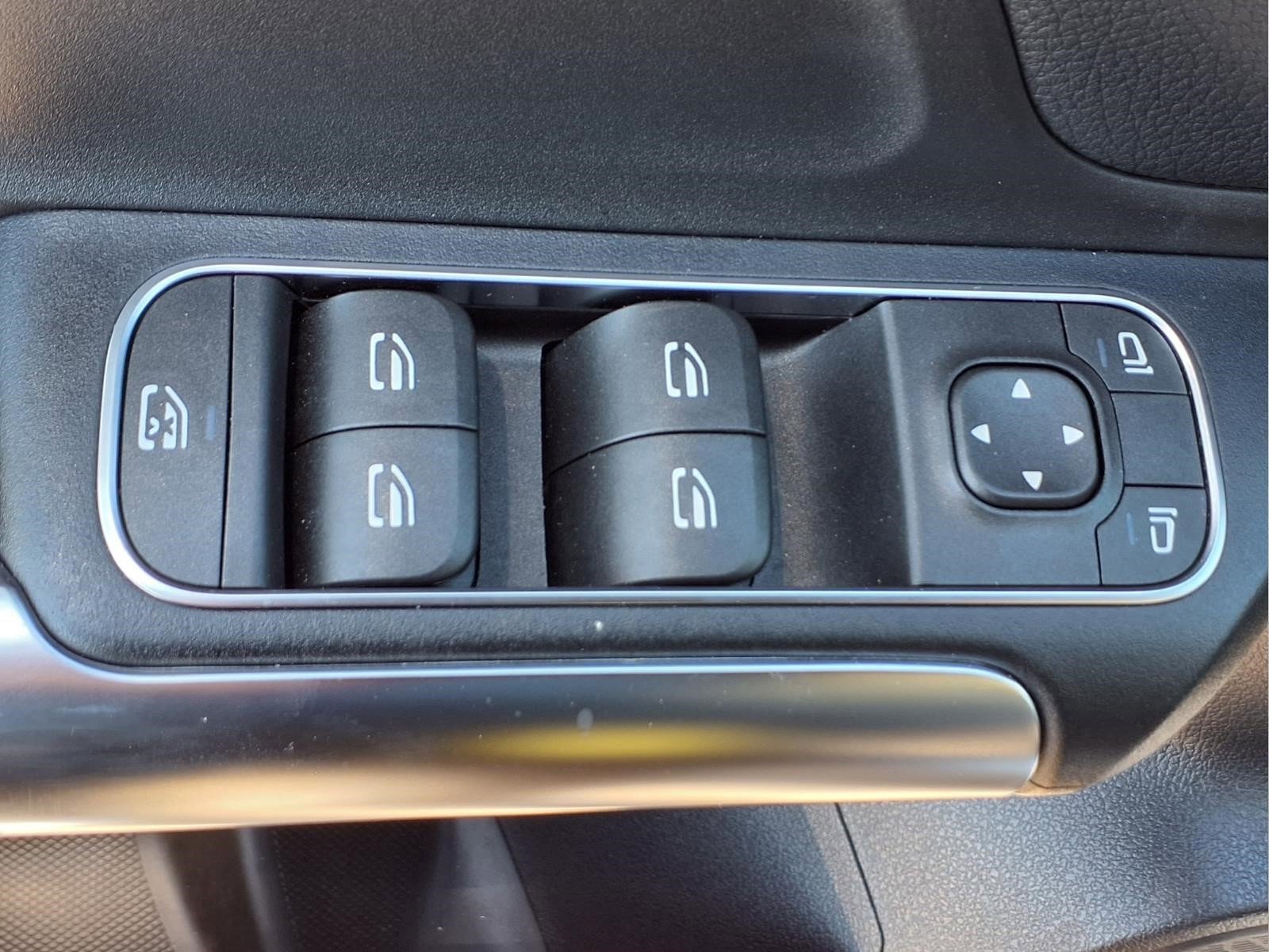 Used 2021 Mercedes-Benz GLA 250 4MATIC image 26