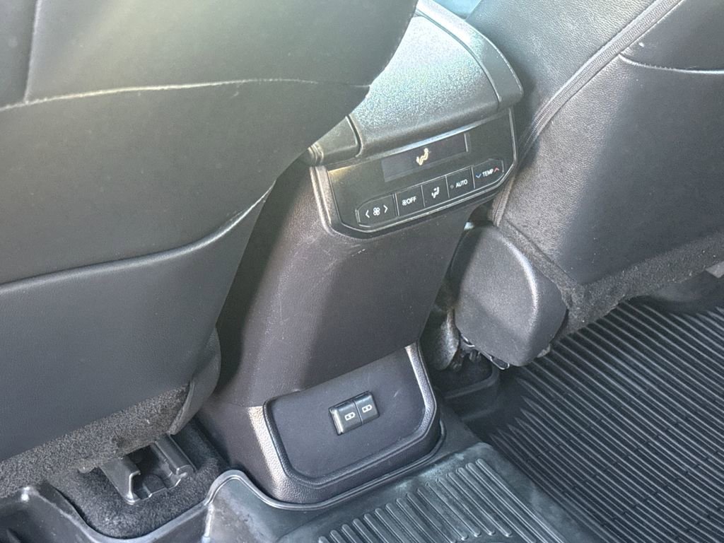 Used 2024 Toyota Highlander XLE image 39