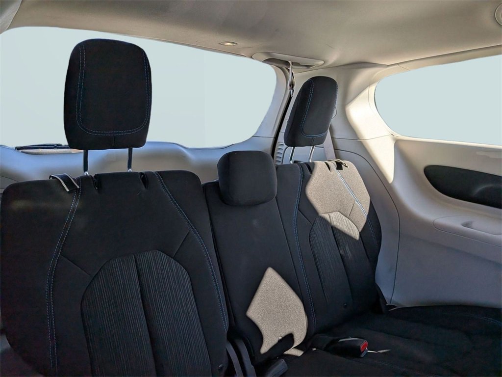 Used 2021 Chrysler Pacifica Touring image 53