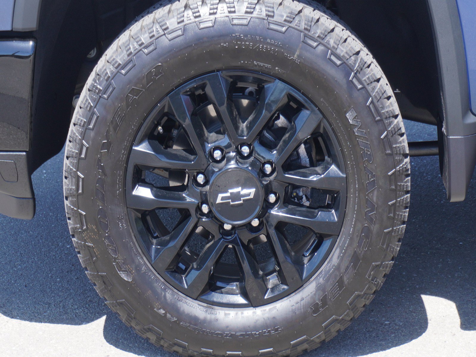 Used 2026 Chevrolet Silverado 2500 Custom w/ Custom Value Package AWD/4WD image 7