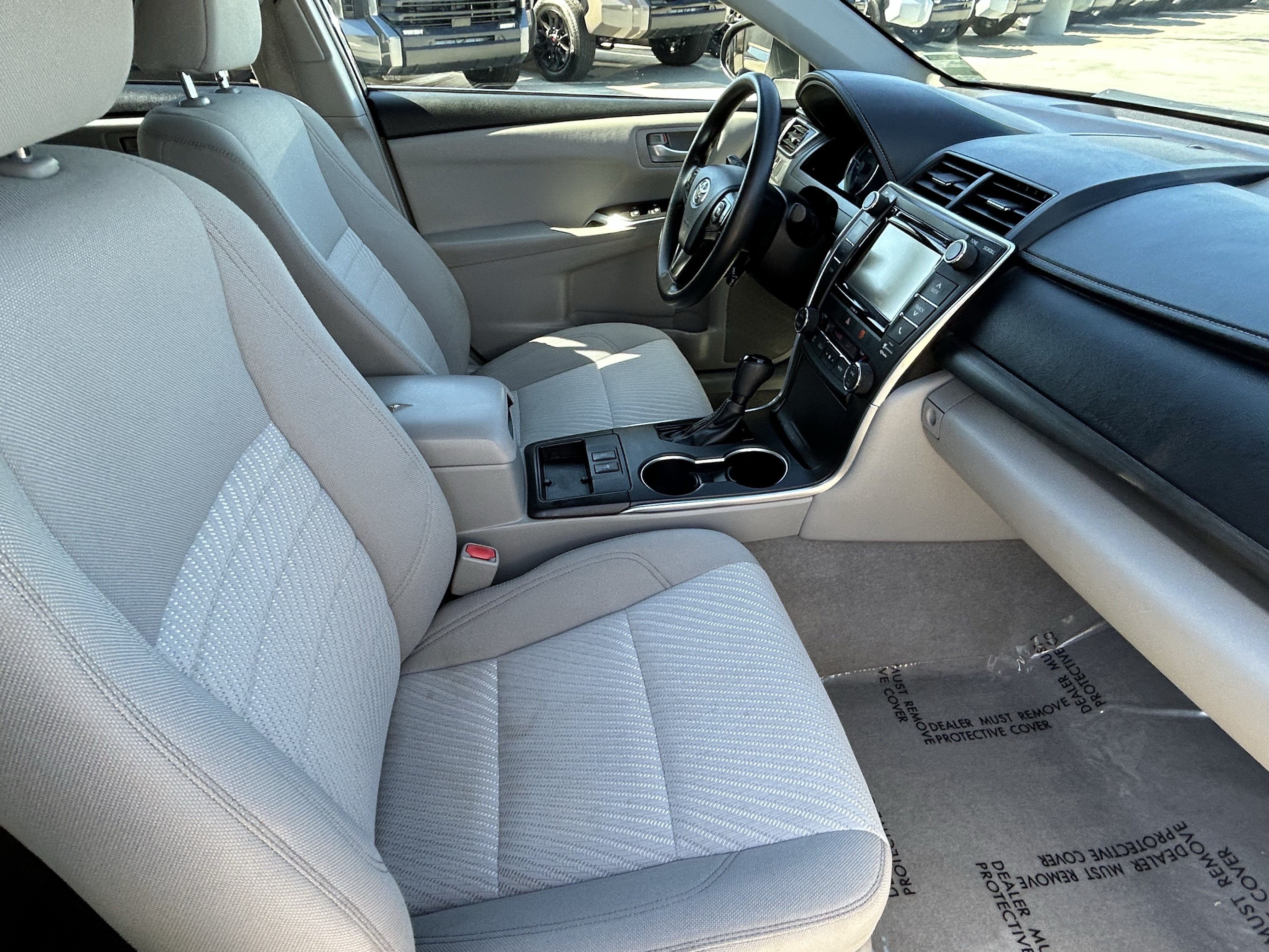 Used 2017 Toyota Camry LE FWD image 10