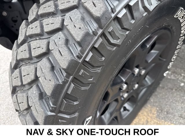 Used 2023 Jeep Wrangler Unlimited w/ Sun & Screen Package AWD/4WD image 8