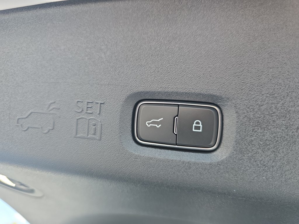 New 2026 Lincoln Navigator L Premier AWD/4WD image 26
