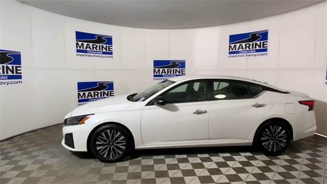 Used 2024 Nissan Altima 2.5 SV image 7