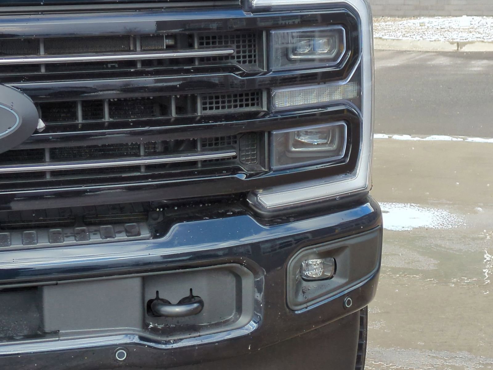 Used 2025 Ford F350 Platinum w/ FX4 Off-Road Package image 13