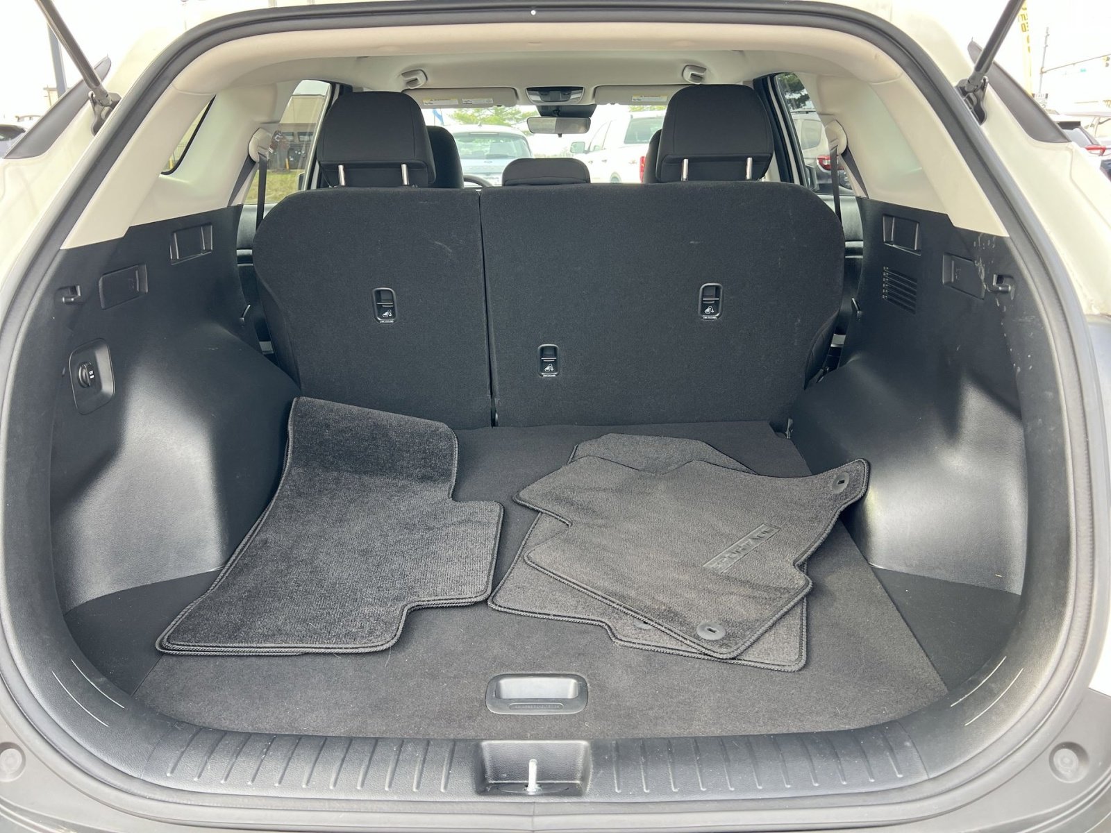 Used 2024 Kia Sportage LX image 24