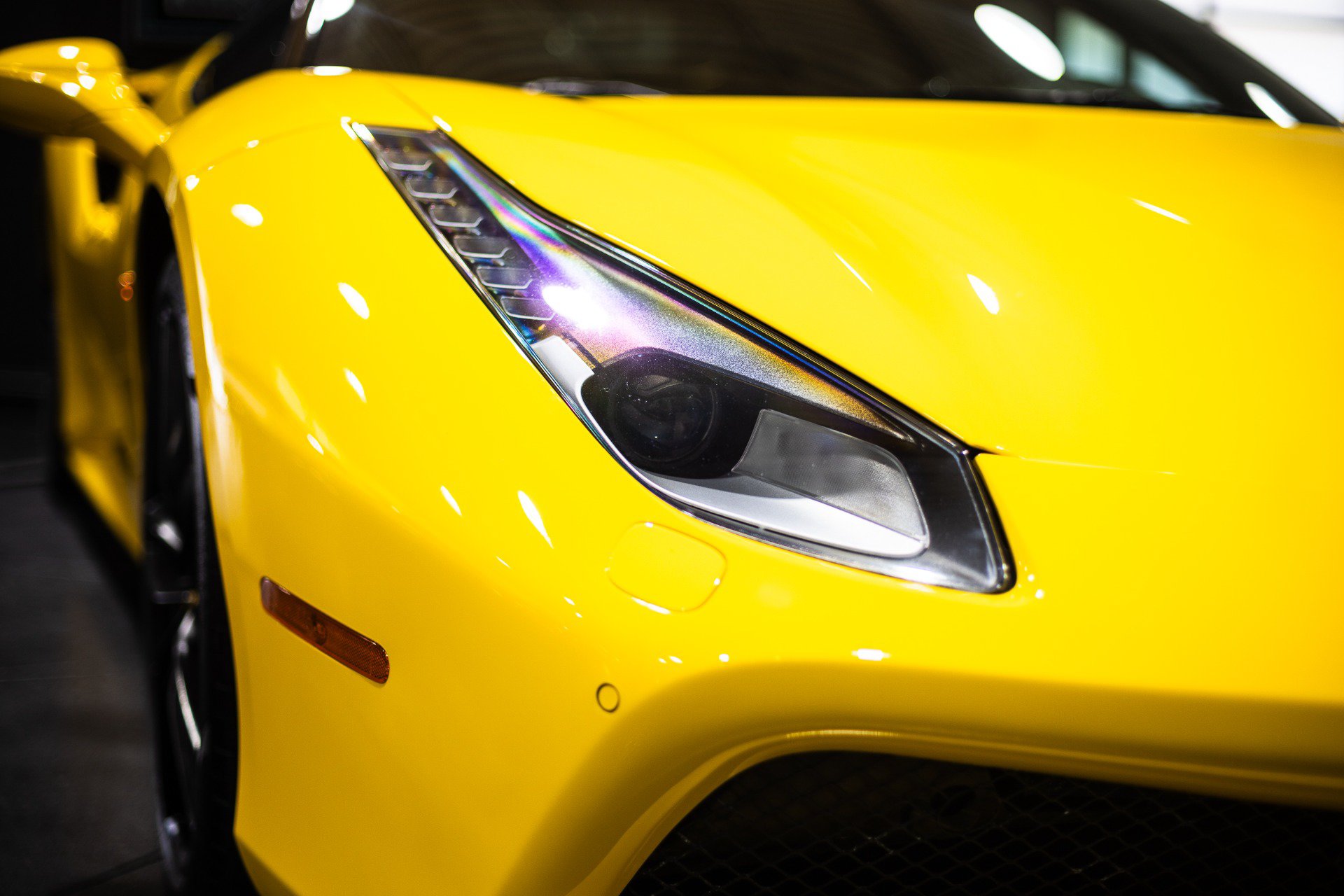 Used 2018 Ferrari 488 GTB RWD image 21