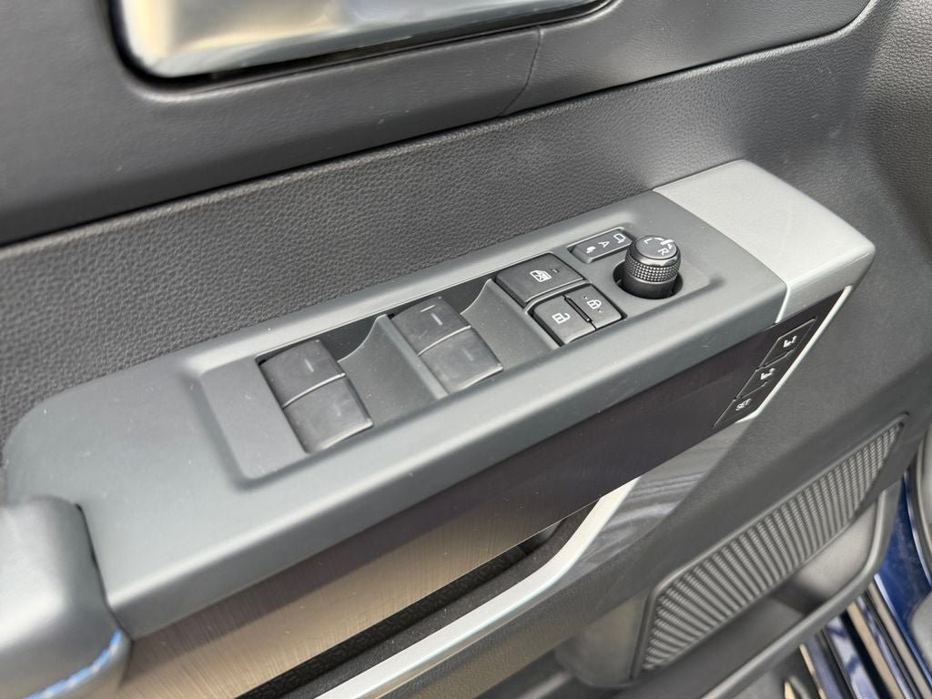Used 2022 Toyota Tundra Platinum AWD/4WD image 19