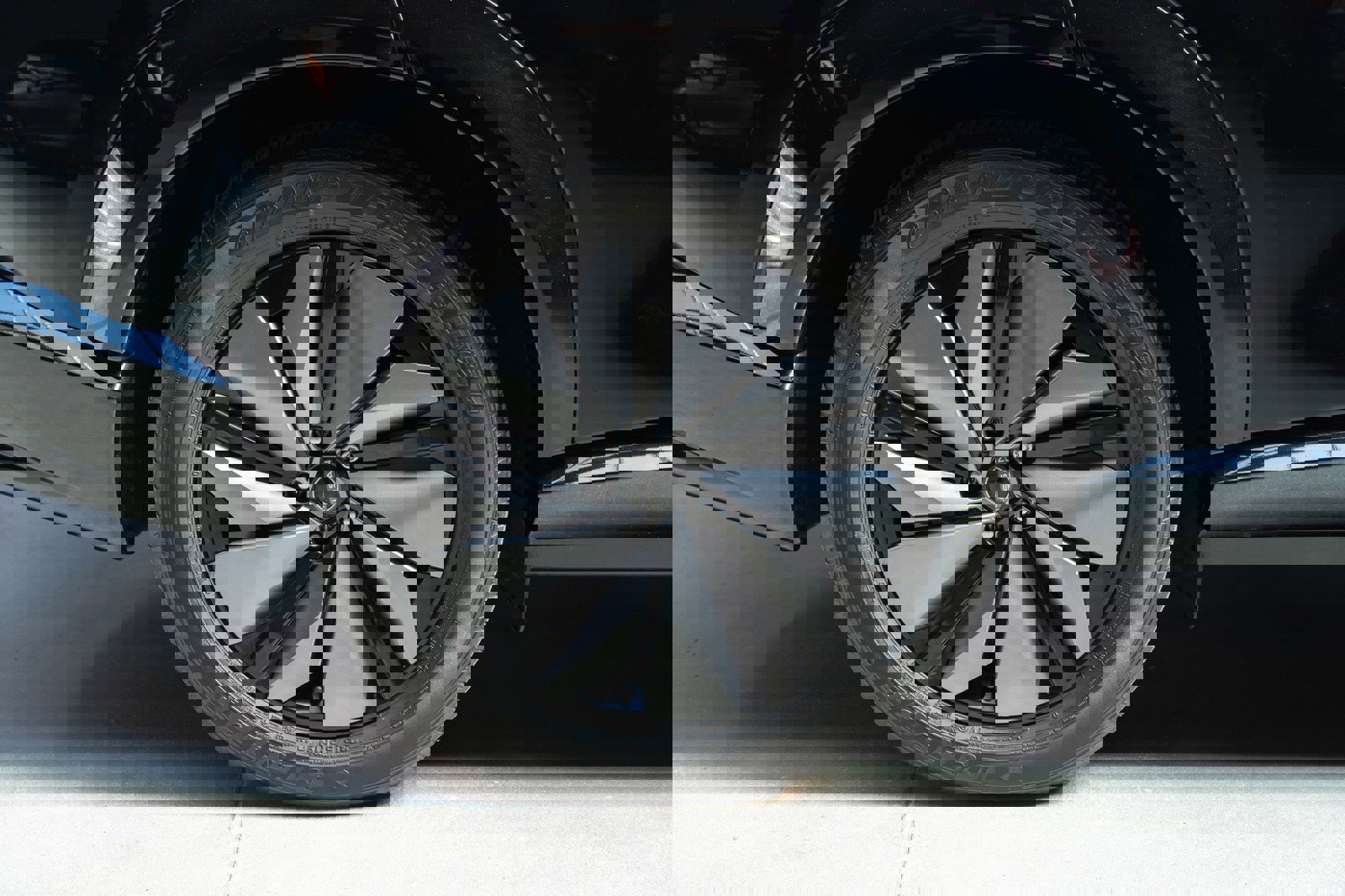 Used 2023 Nissan Ariya AWD image 9