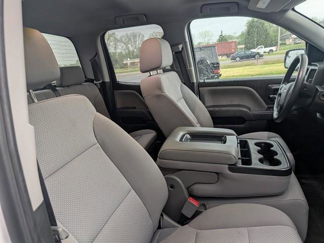 Used 2018 Chevrolet Silverado 1500 Custom w/ Custom Convenience Package AWD/4WD image 21