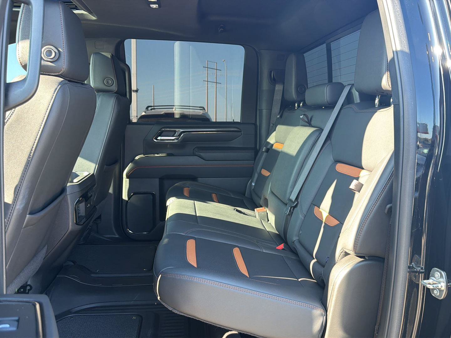 Used 2025 GMC Sierra 2500 AT4 w/ AT4 Premium Plus Package AWD/4WD image 15