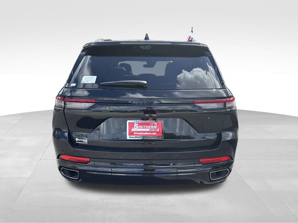 New 2025 Jeep Grand Cherokee Summit image 5