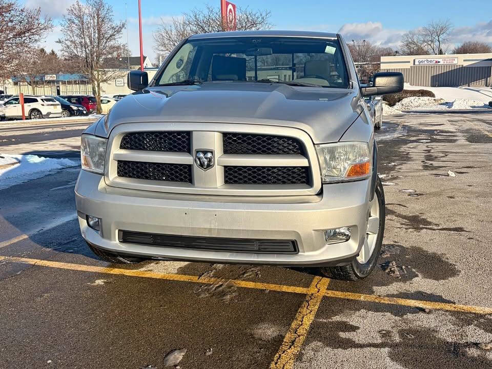 Used 2011 RAM 1500 Express image 2