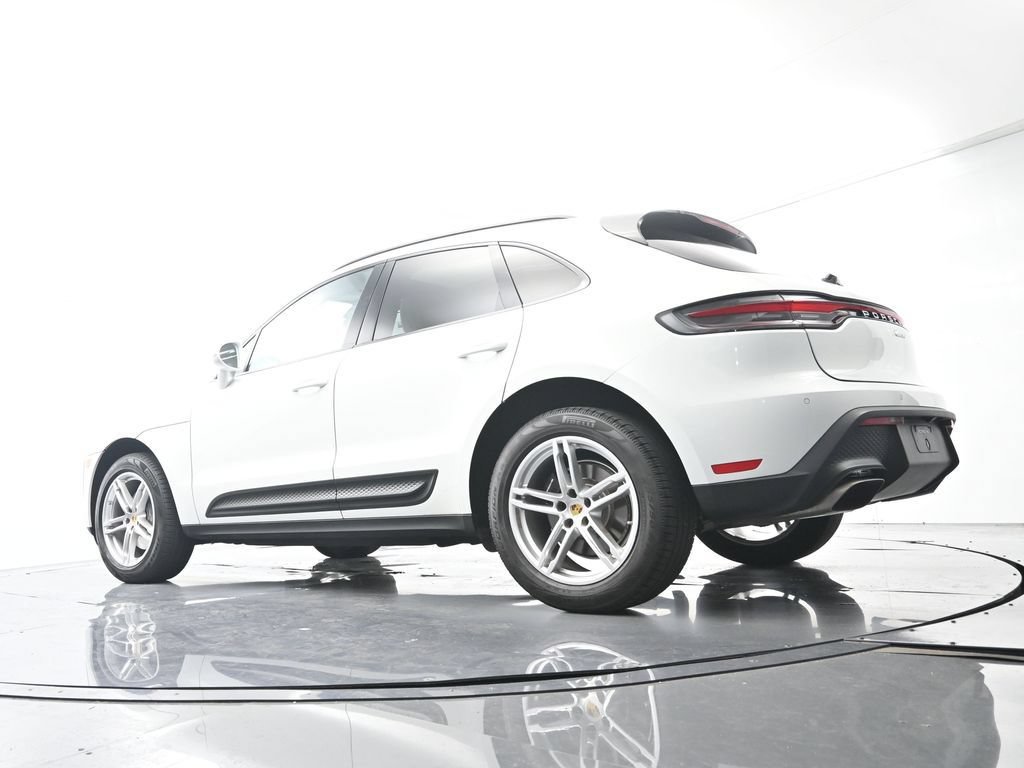 Certified 2022 Porsche Macan AWD/4WD image 47