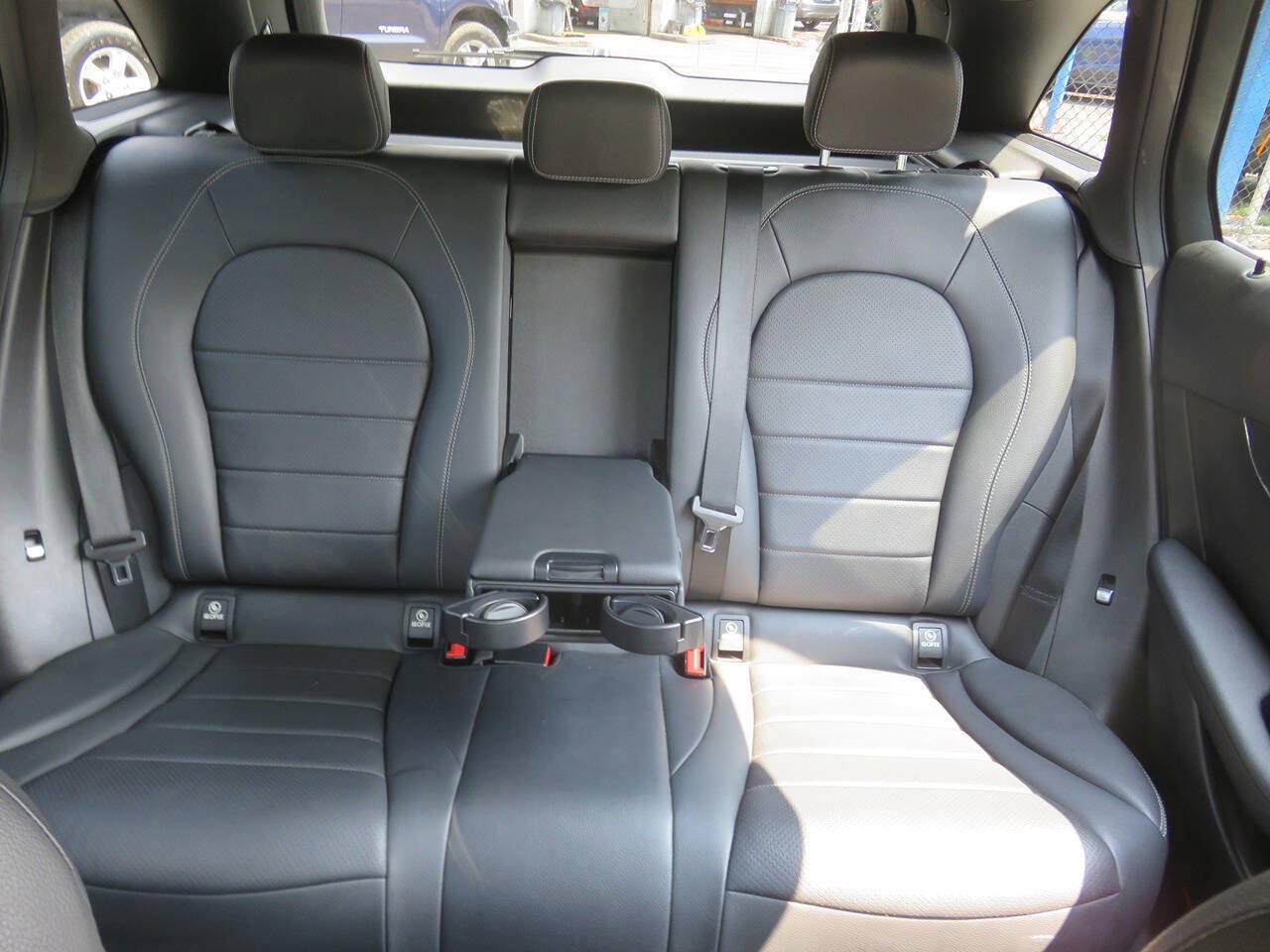 Used 2018 Mercedes-Benz GLC 300 4MATIC image 24
