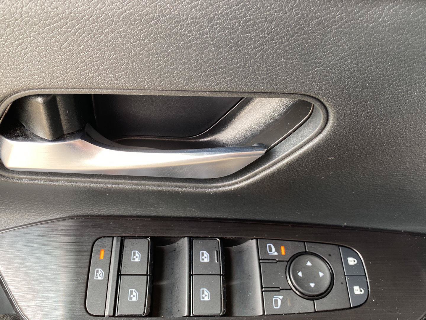 Certified 2025 Nissan Kicks SV AWD/4WD image 24