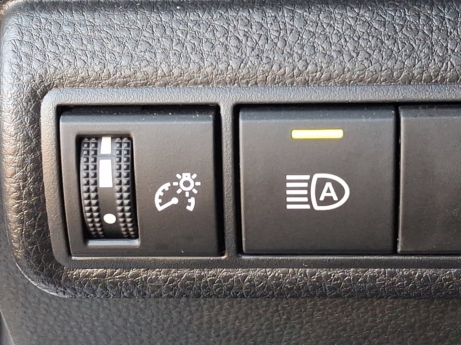 Certified 2025 Toyota Corolla SE w/ SE Premium Package image 26