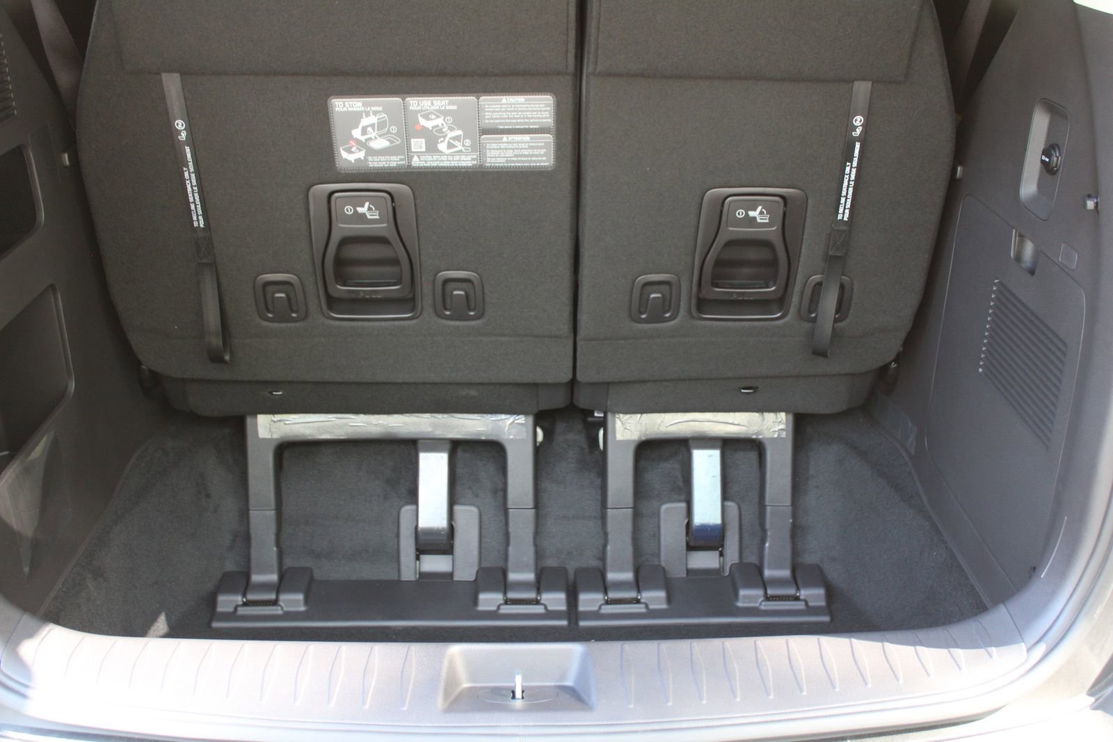 New 2026 Kia Carnival EX image 14