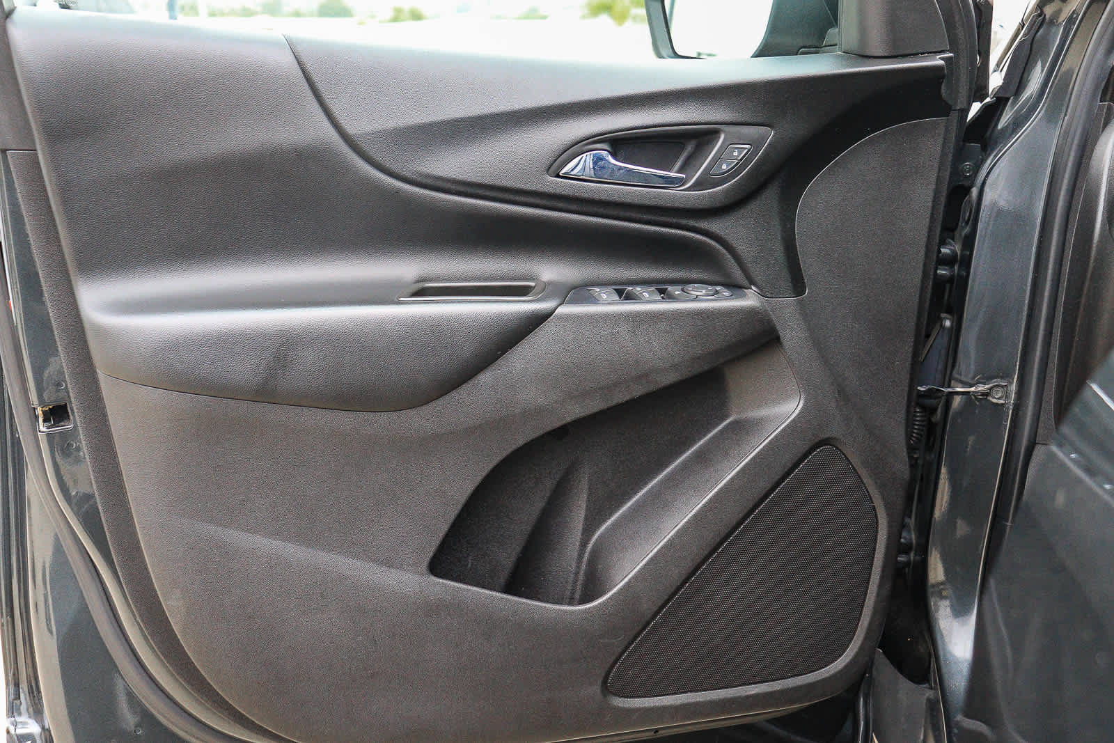 Used 2020 Chevrolet Equinox LT FWD image 21