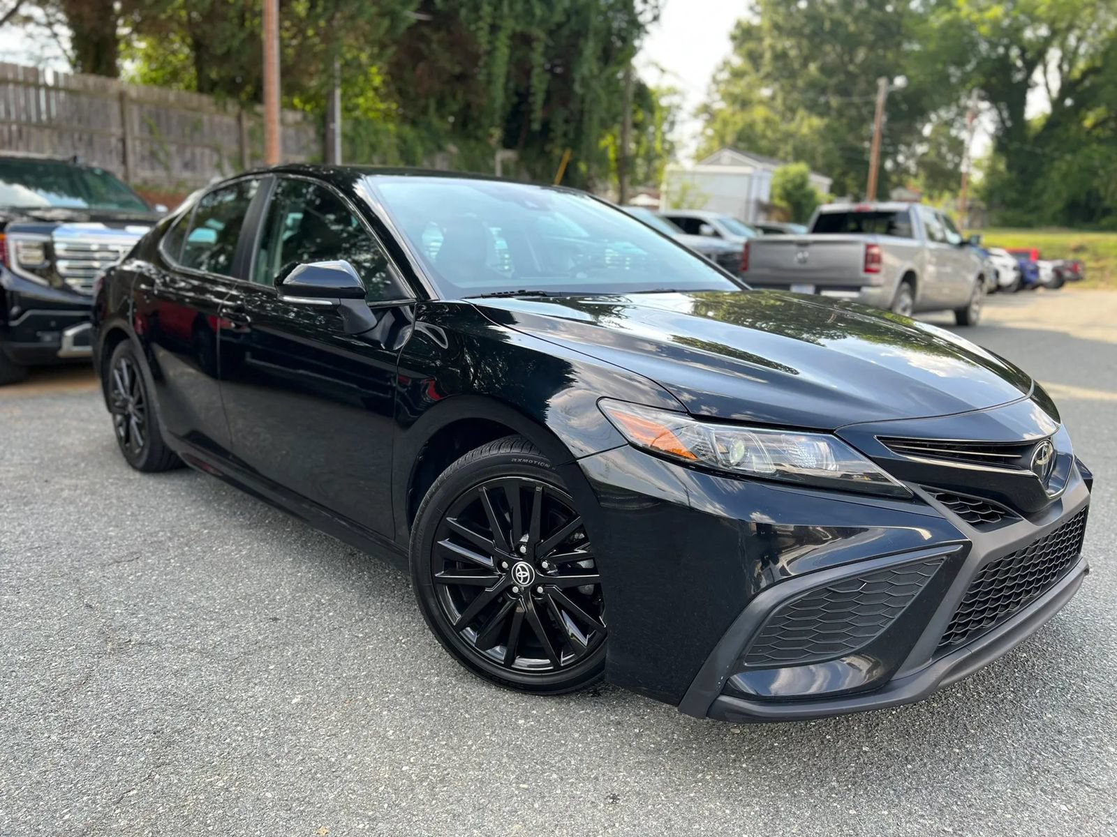 Used 2024 Toyota Camry SE FWD image 1