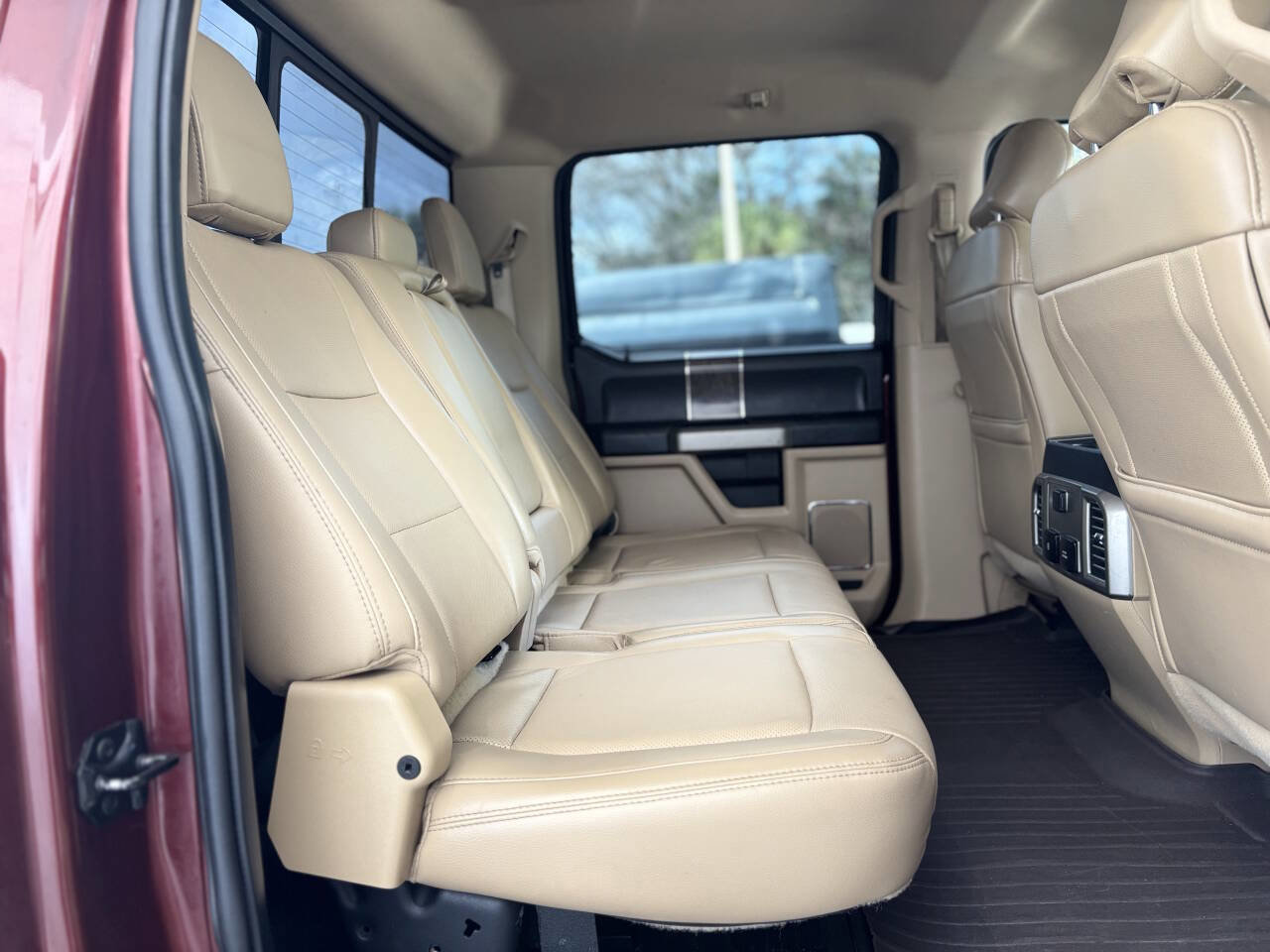 Used 2017 Ford F350 Lariat w/ Lariat Value Package AWD/4WD image 26