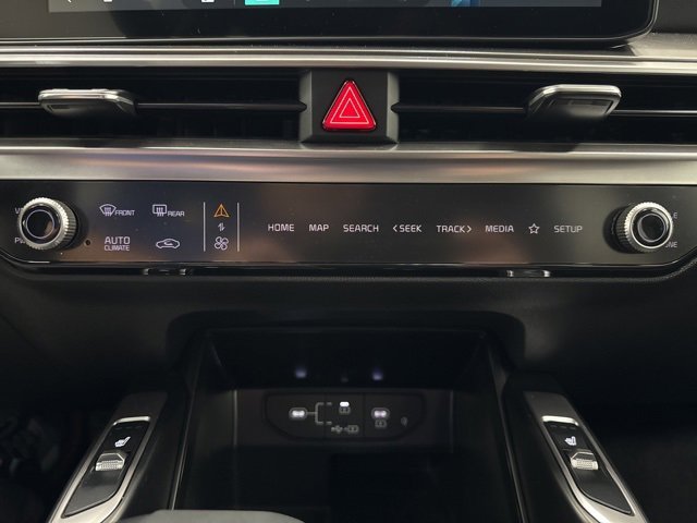 Used 2025 Kia Sorento S image 18