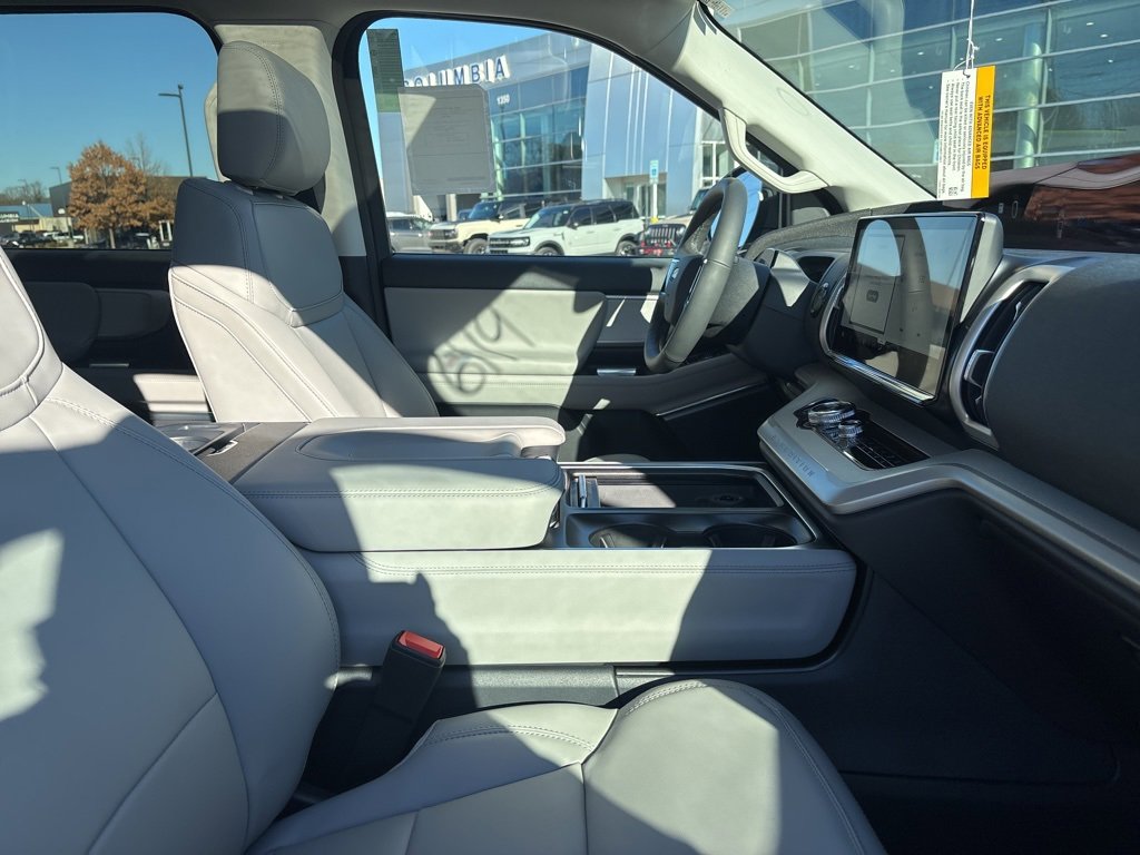 New 2026 Ford Expedition Active image 19